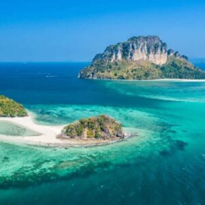 Sandbar joining small islands off Krabi on the 4 islands route