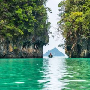 Emerald water inside the Hong Island lagoon, Krabi