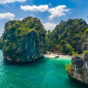 Koh Lao Lading beach between limestone cliffs